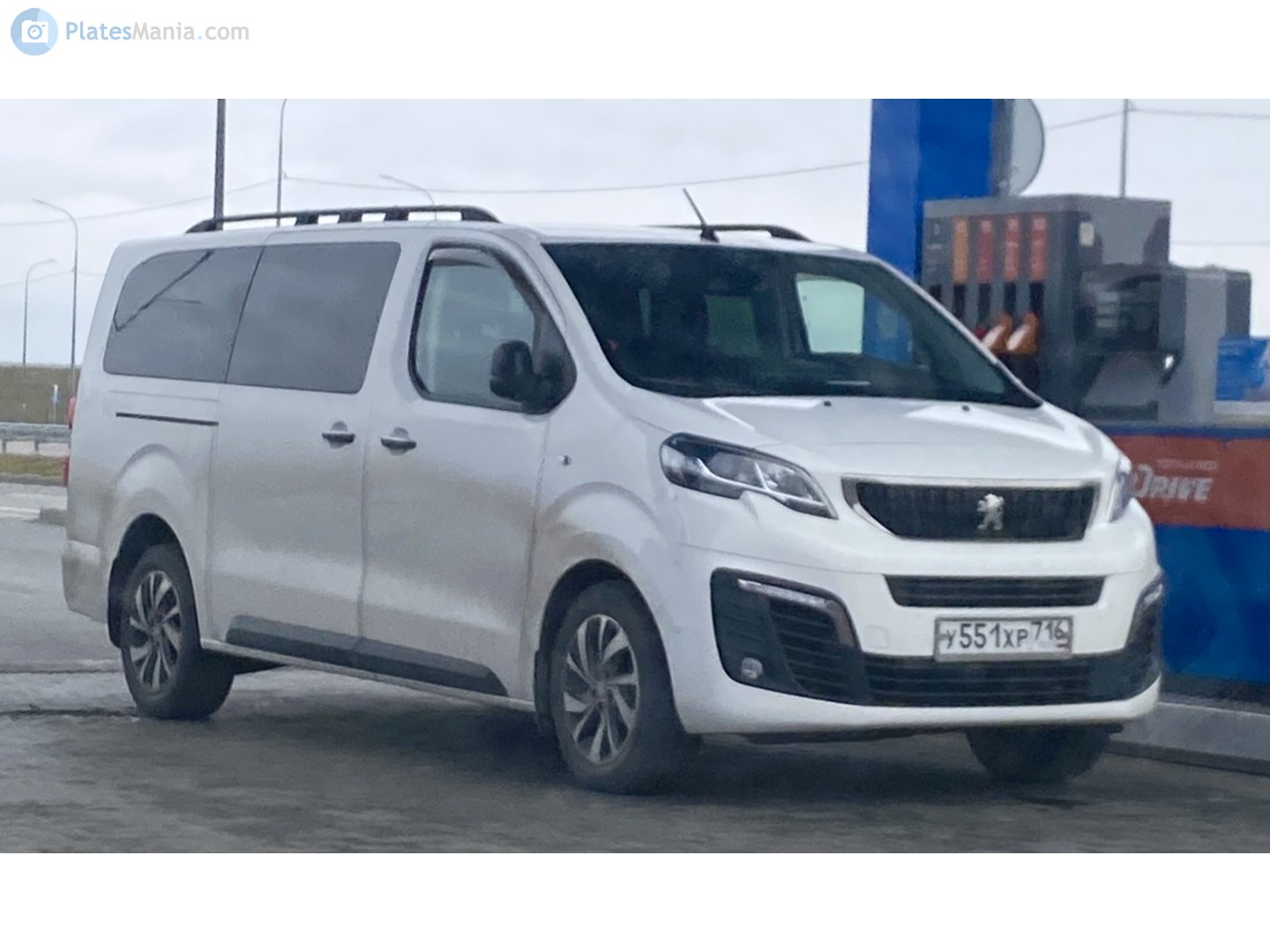 у 551 хр 716, Peugeot Traveller 