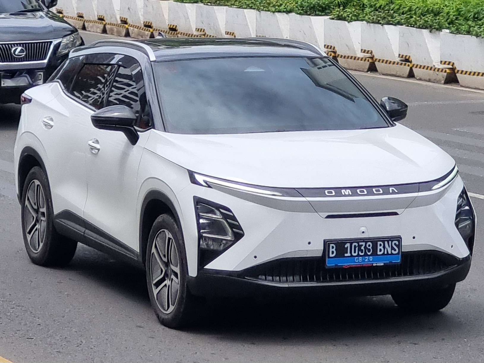 B 1038 BNS, Omoda C5 1st gen EV, 2023–