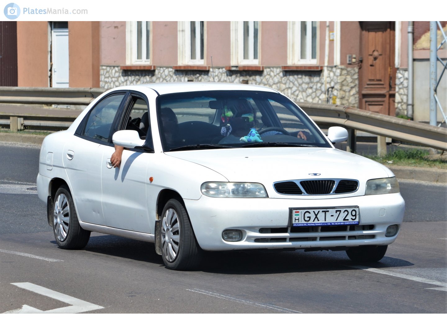 GXT-729, Daewoo Nubira 1st gen Sedan (J100), 1997–1999