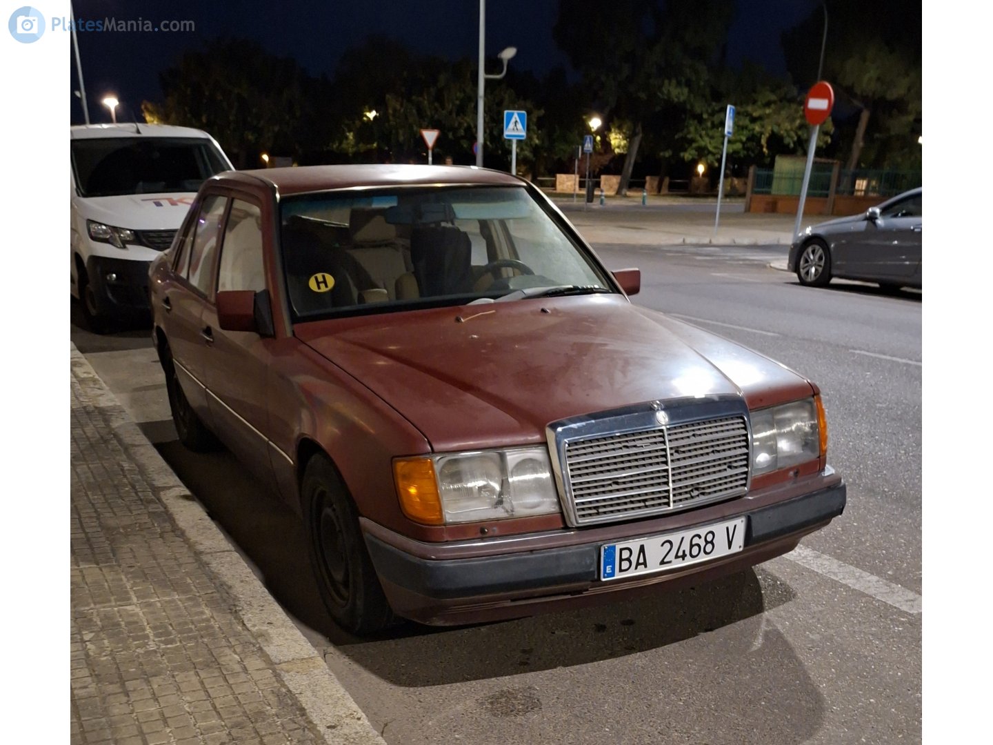 BA 2468 V, Mercedes-Benz E-Klasse 1st gen Sedan (W124), 1984­–1995