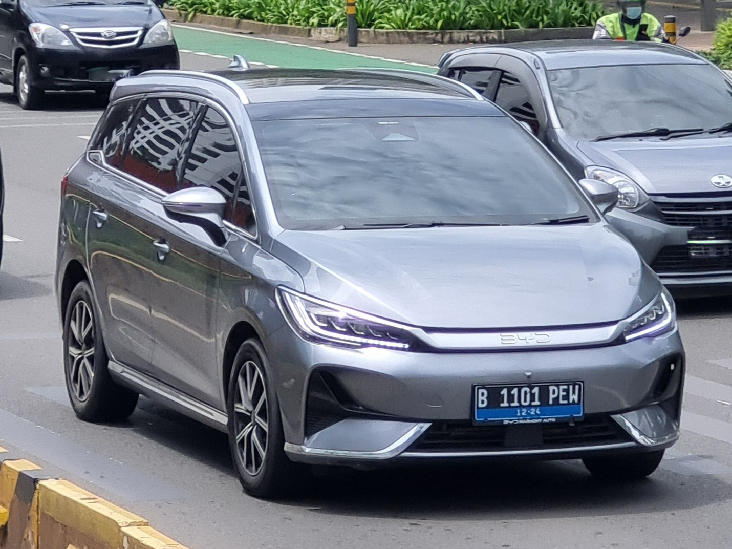 B 1101 PEW, BYD M6 2nd gen, 2024–