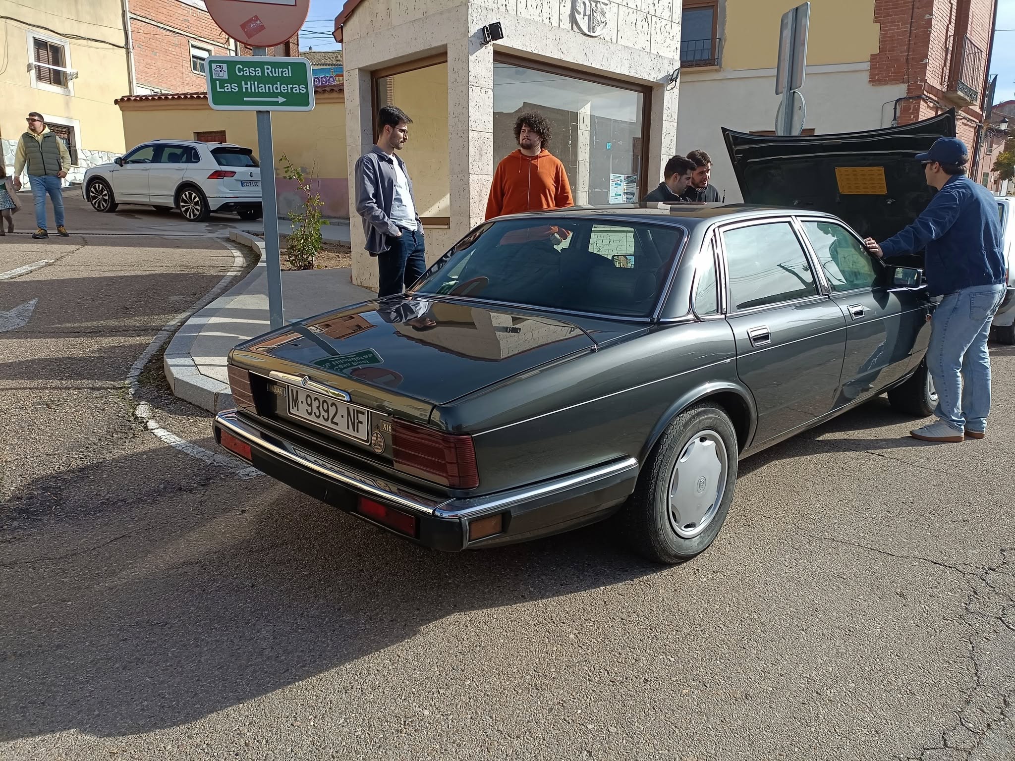 M 9392 NF, Jaguar XJ 