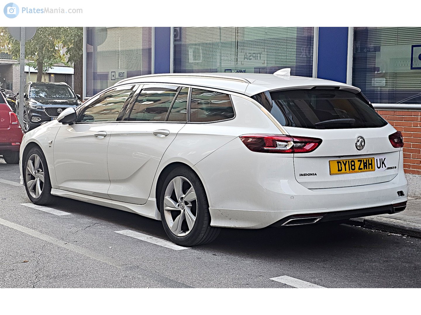 DY18ZWH, Vauxhall Insignia 2nd gen Sports Tourer (Z18), 2017–2019