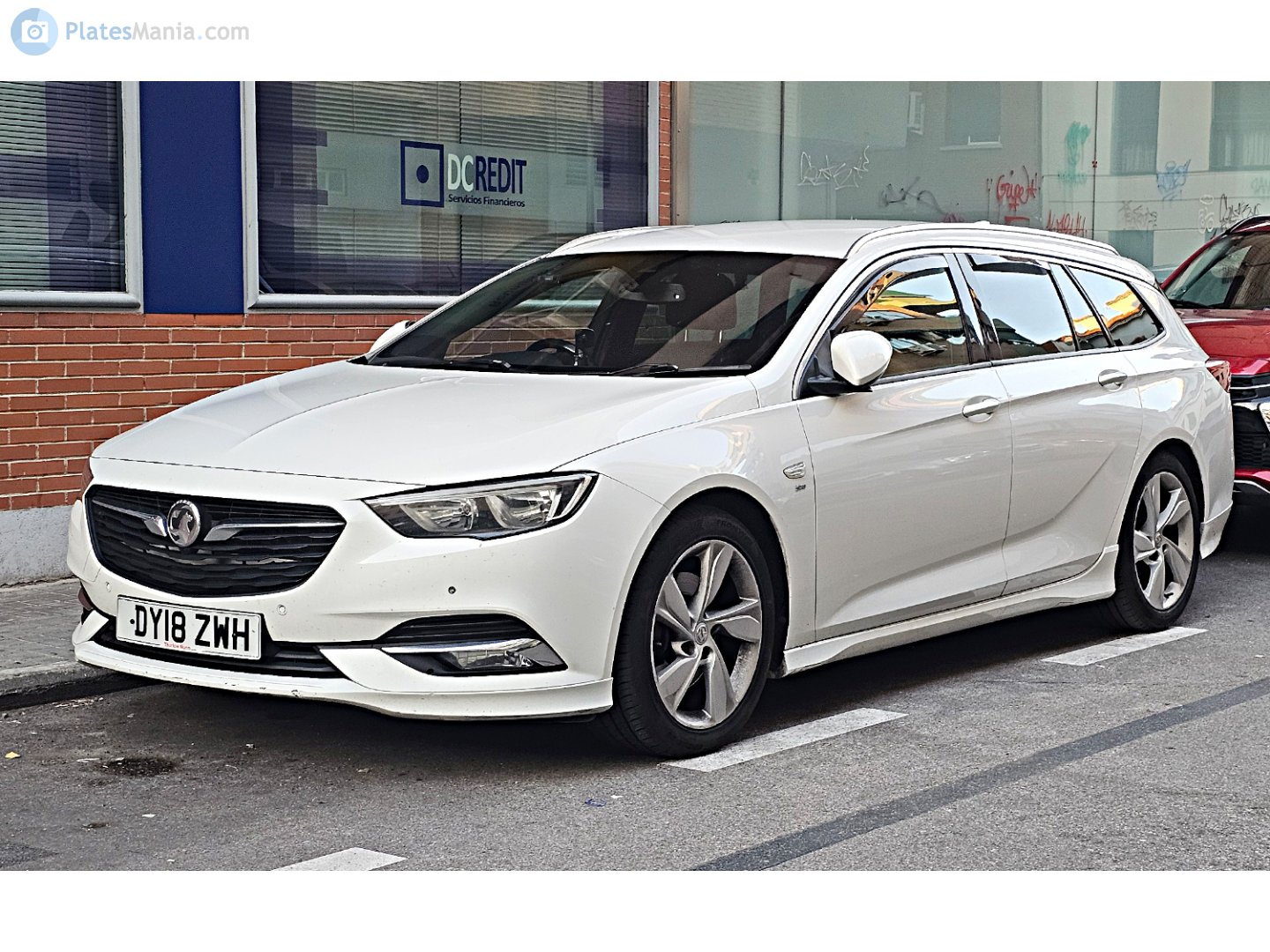 DY18ZWH, Vauxhall Insignia 2nd gen Sports Tourer (Z18), 2017–2019