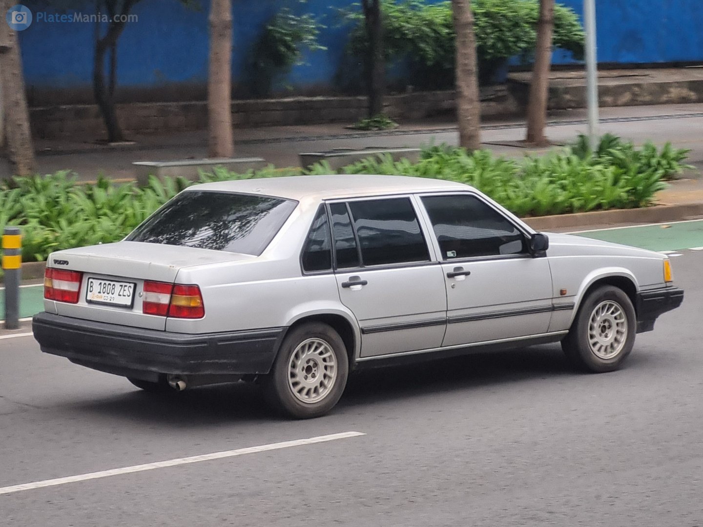 B 1808 ZES, Volvo 960 1st gen Sedan (964), 1990–1994