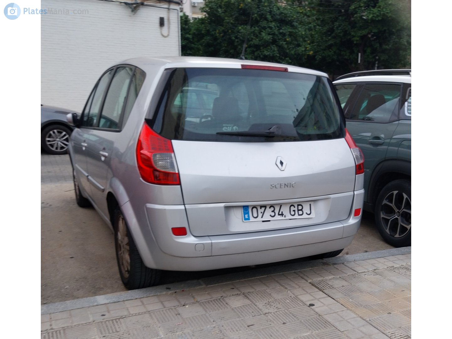 0734 GBJ, Renault Scénic 2nd gen (J84), 2003–2009