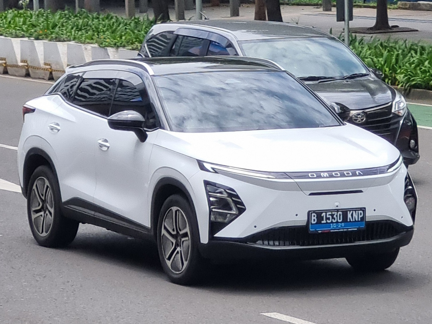 B 1530 KNP, Omoda C5 1st gen EV, 2023–