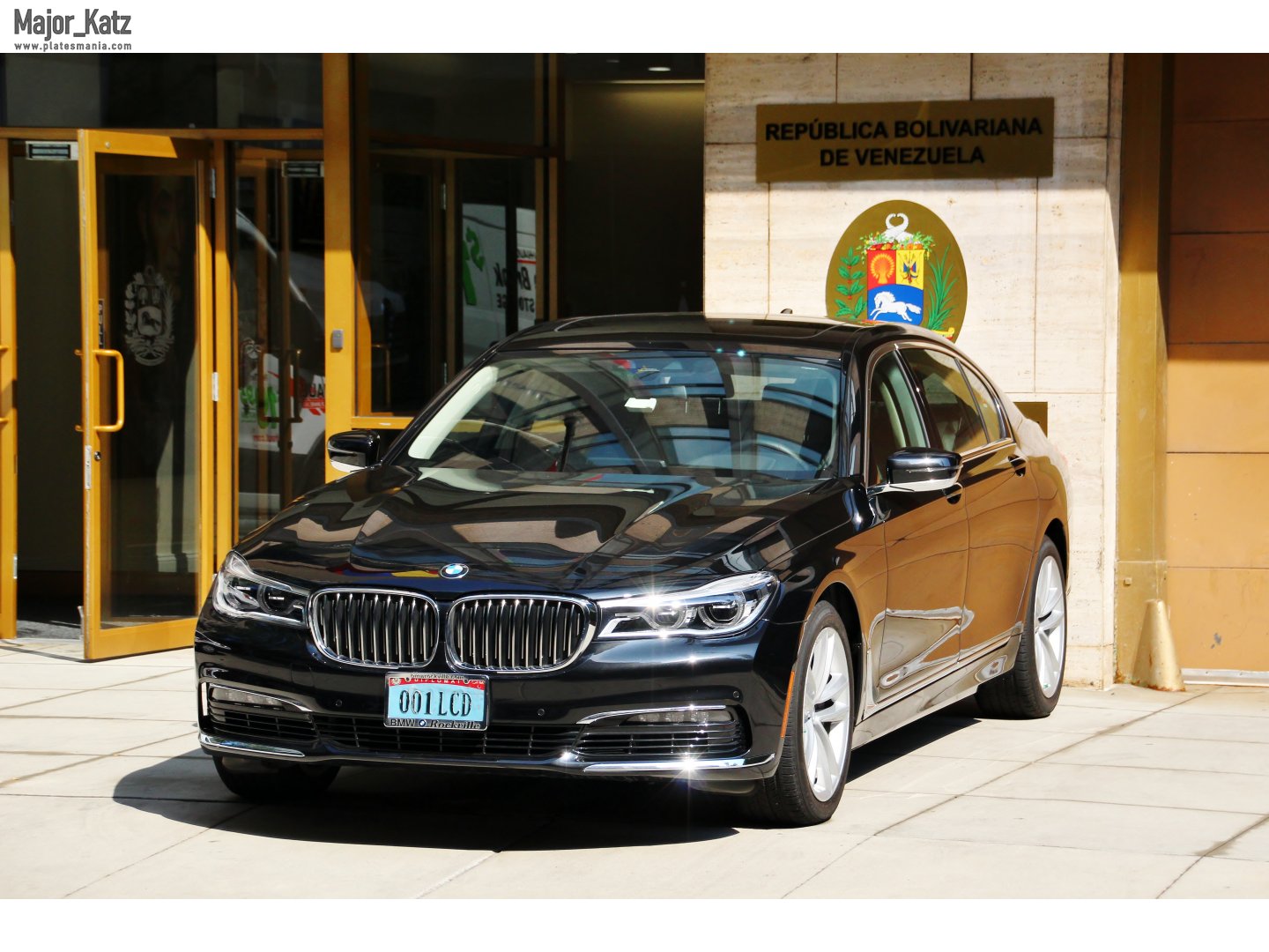 001 LCD, BMW 7 Series 6th gen (G11/G12), 2015–2019