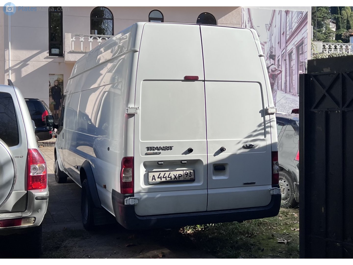 а 444 хр 93, Ford Transit 