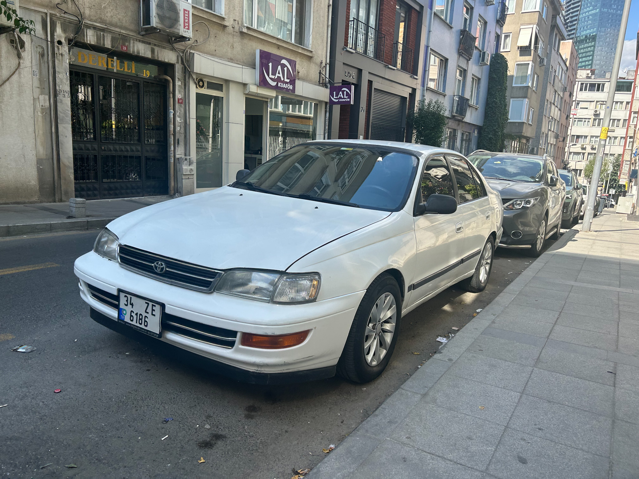 34 ZE 6186, Toyota Corona 10th gen Sedan (T190), 1992–1996