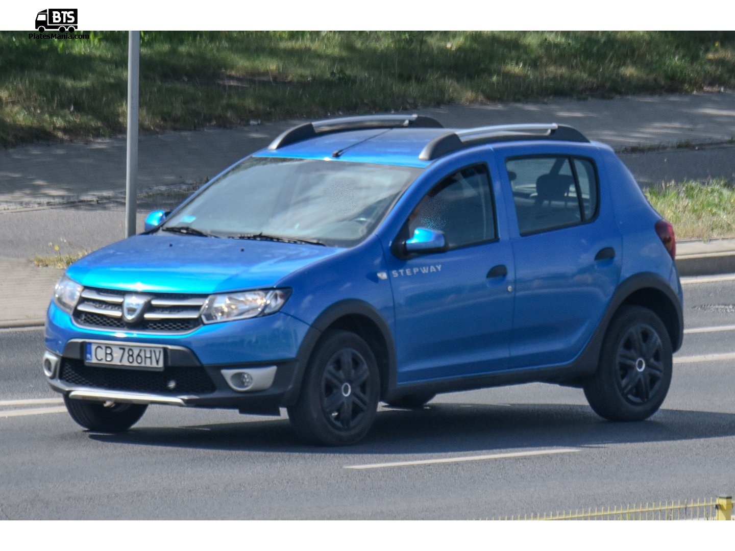 CB 786HV, Dacia Sandero 