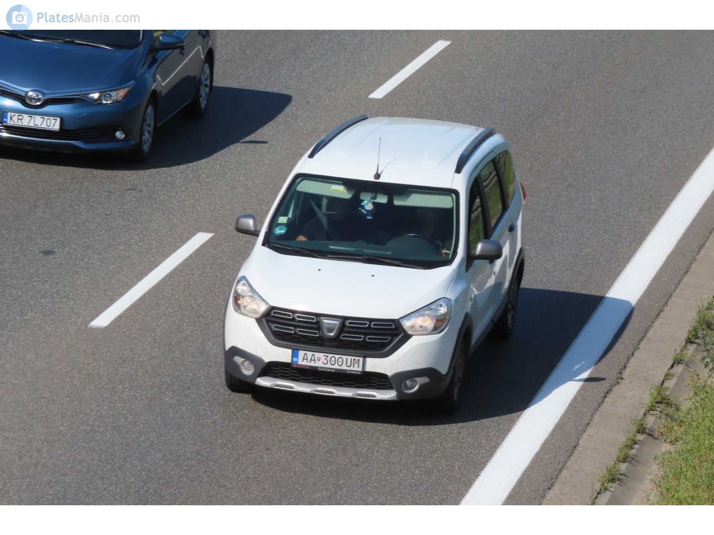 AA 300UM, Dacia Lodgy 