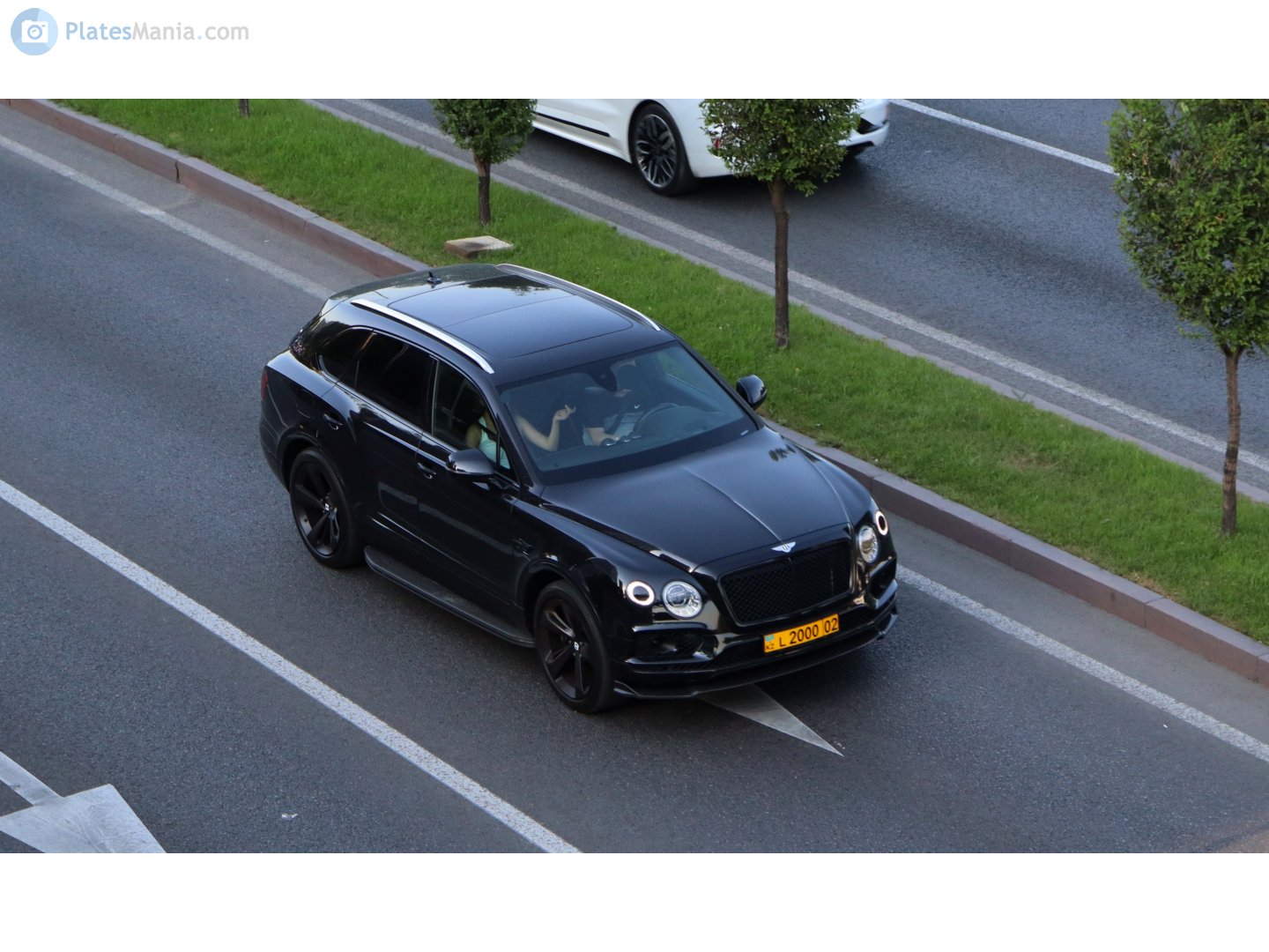 L 2000 02, Bentley Bentayga 1st gen (PL71), 2016–2020