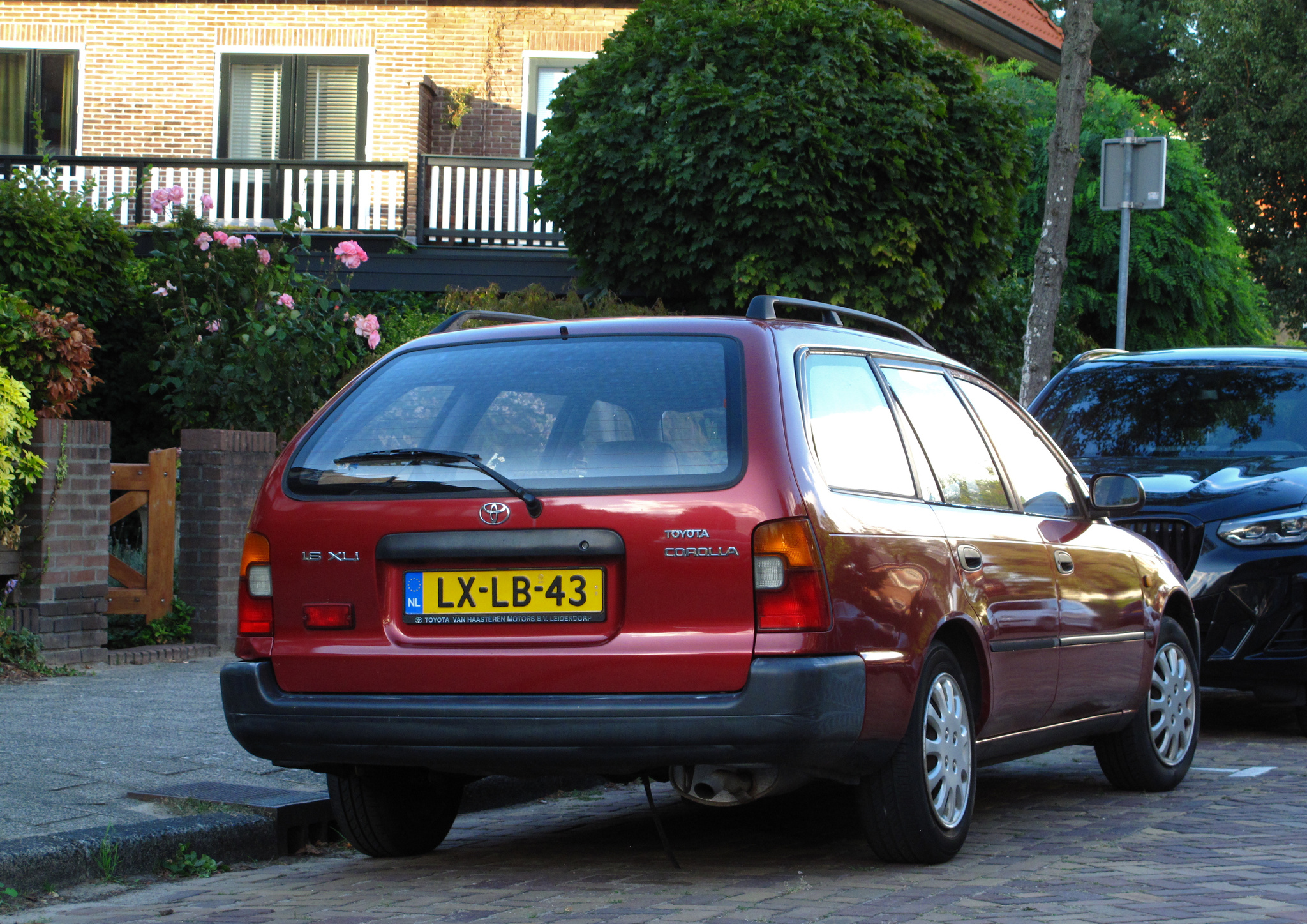 LX-LB-43, Toyota Corolla 7th gen Wagon (E100), 1991–2002
