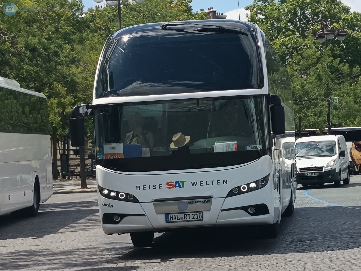 HAL RT 210, Neoplan 