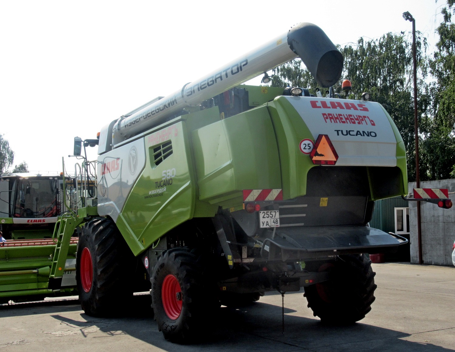 2557 уа 48, Claas Tucano 