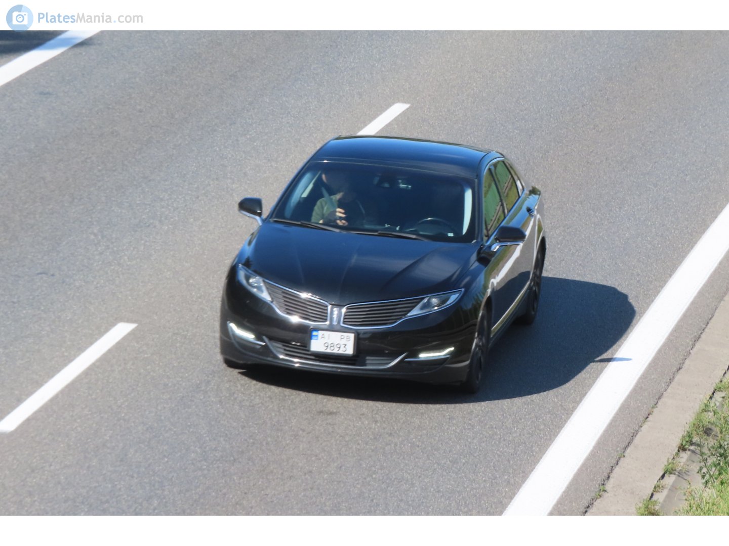 AI 9893 PB, Lincoln MKZ 