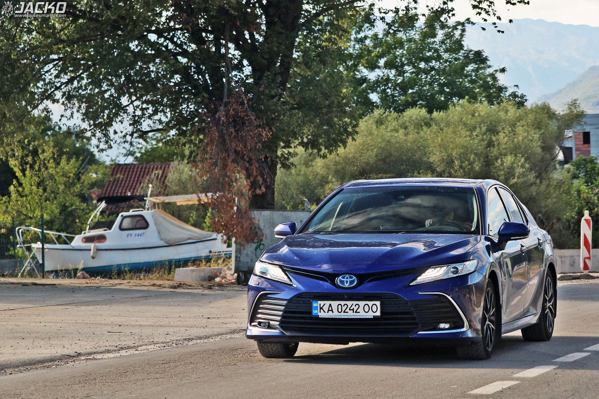 KA 0242 OO, Toyota Camry 8th gen (XV70), 2017–