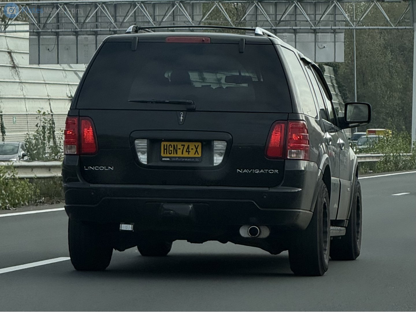 HGN-74-X, Lincoln Navigator 2nd gen (U228), 2002–2006