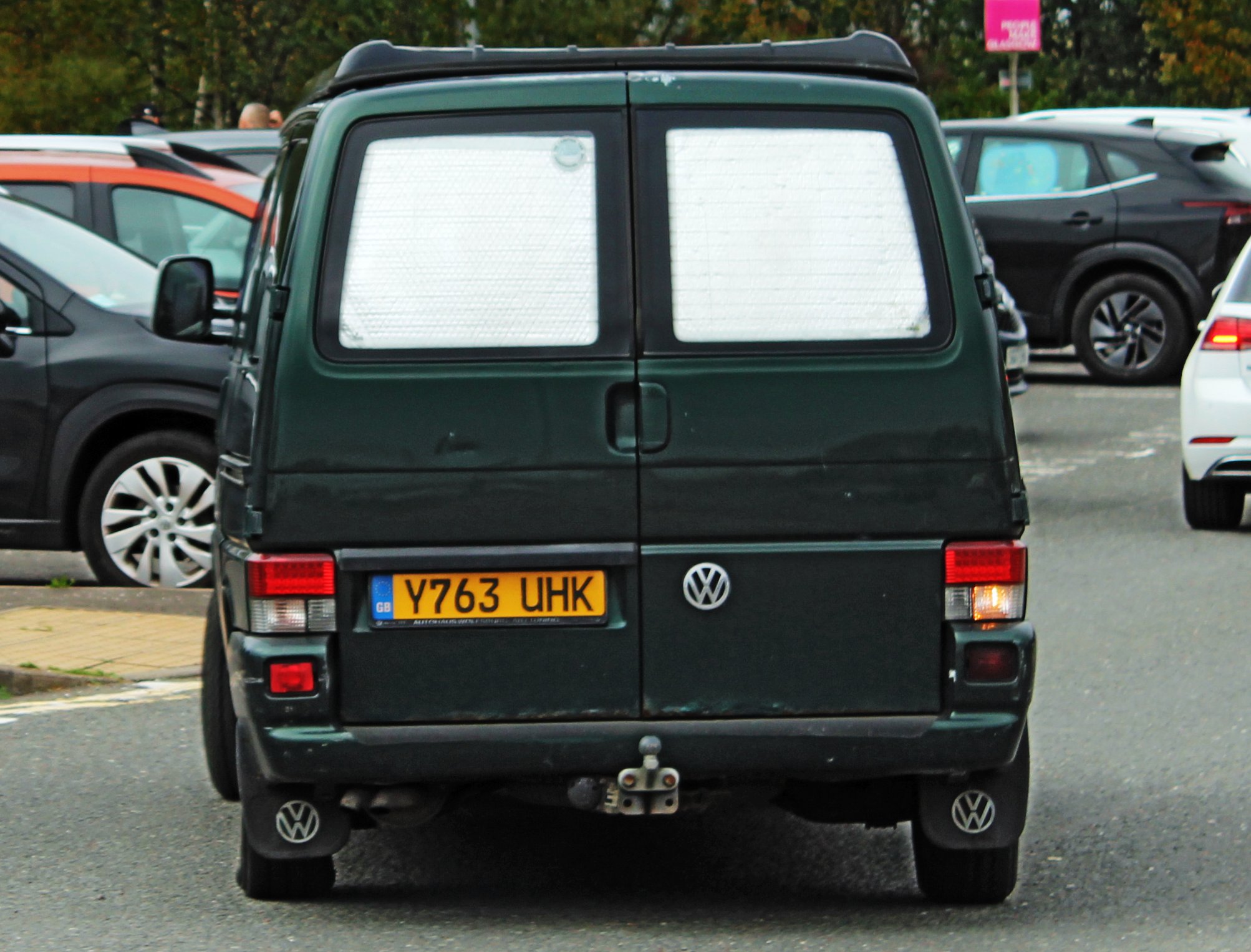 Y763UHK, Volkswagen Transporter 4th gen Van (T4) (70/7D), 1990–2003