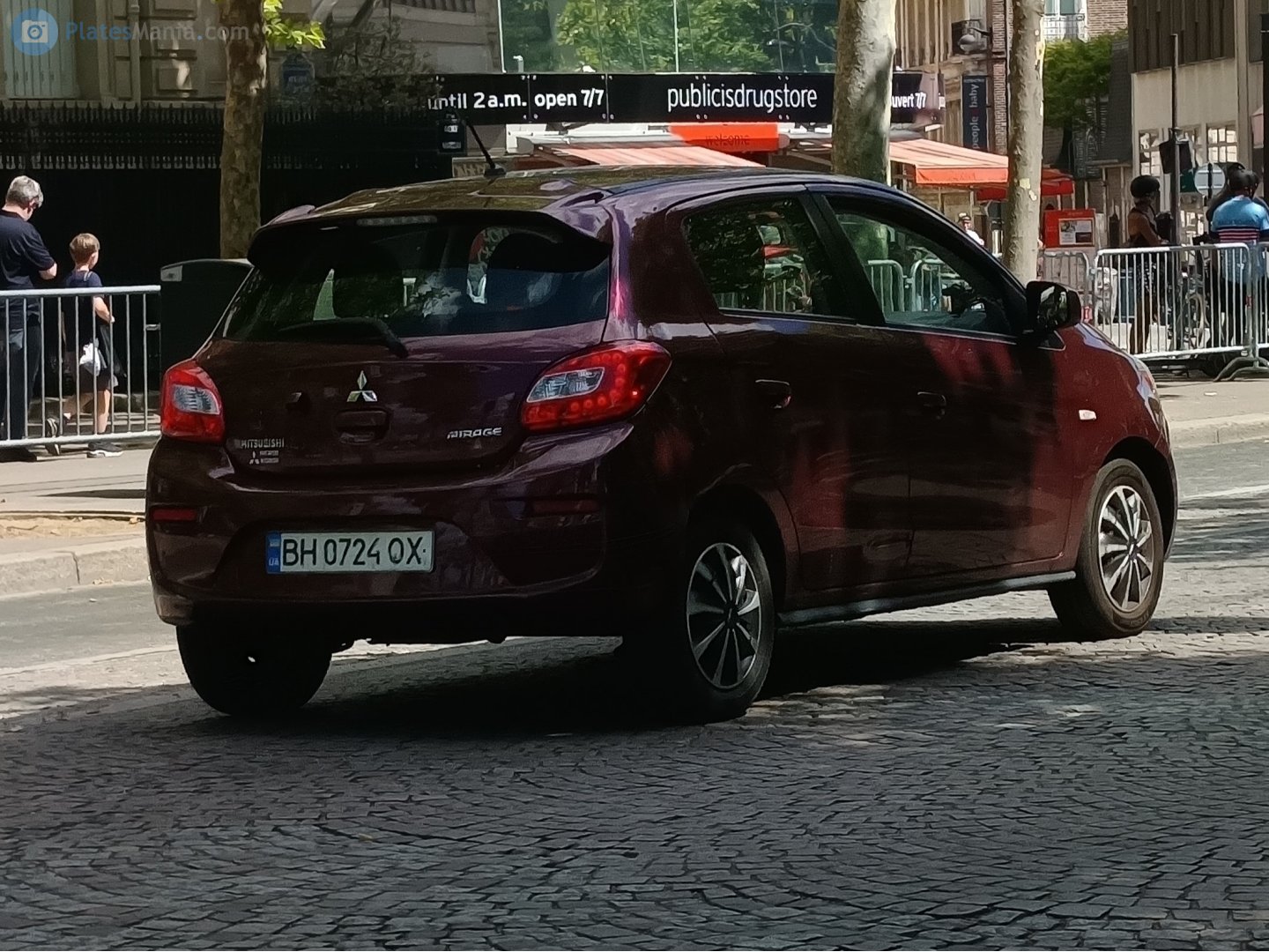 BH 0724 OX, Mitsubishi Mirage 