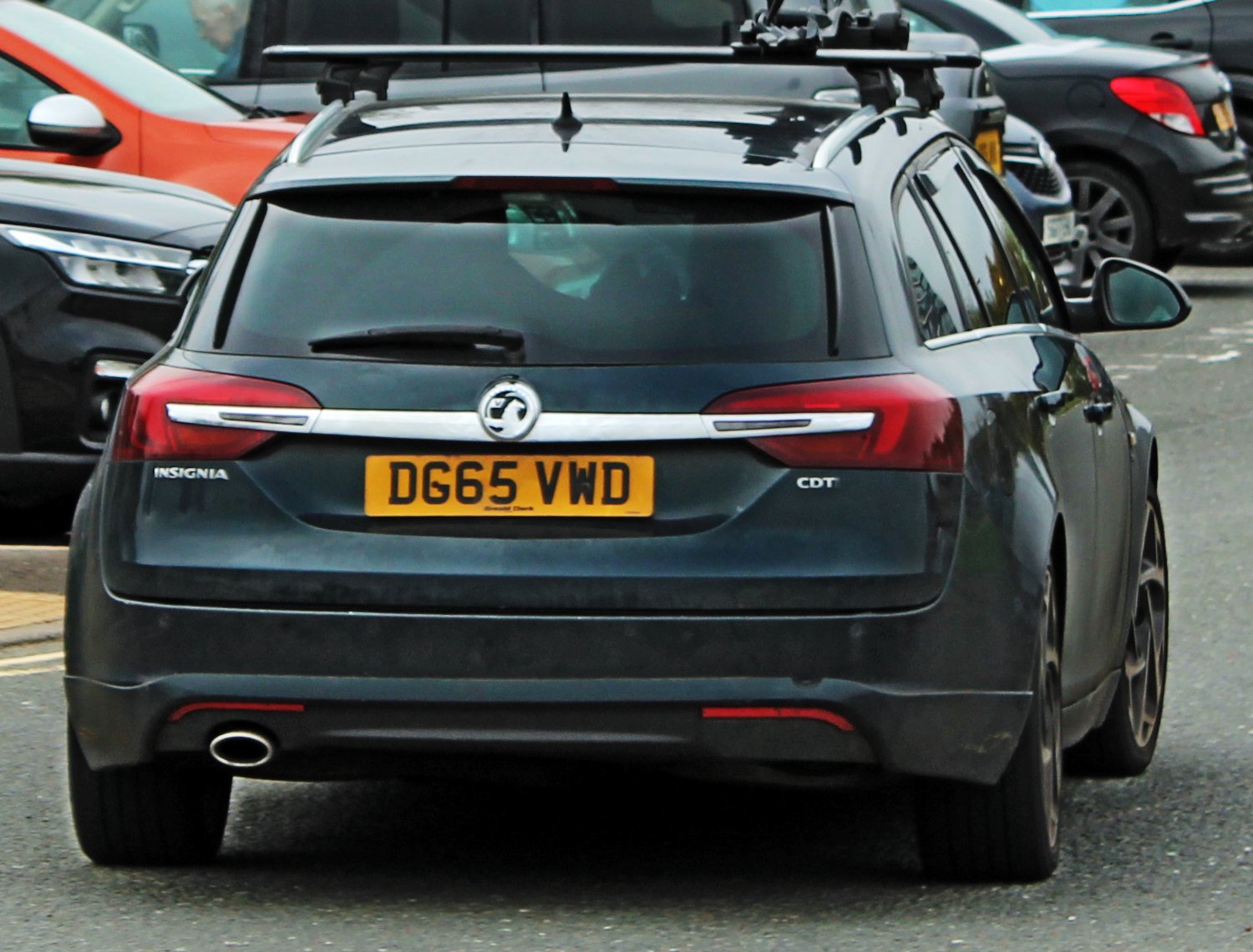 DG65VWD, Vauxhall Insignia 1st gen Sports Tourer (G09), facelift, 2013–2017
