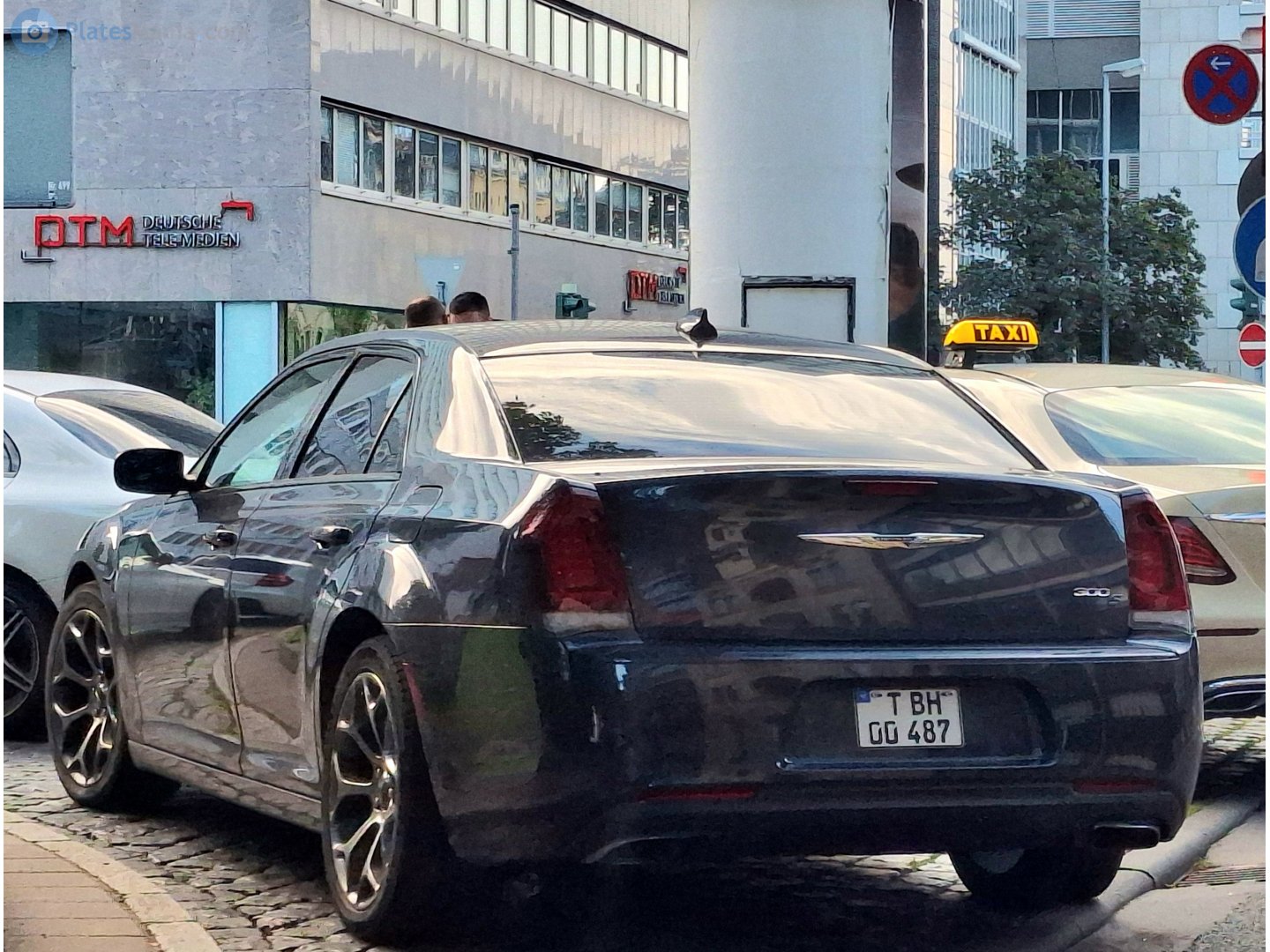 T BH 00487, Chrysler 300/300C 2nd gen (LD), facelift, 2014–2023