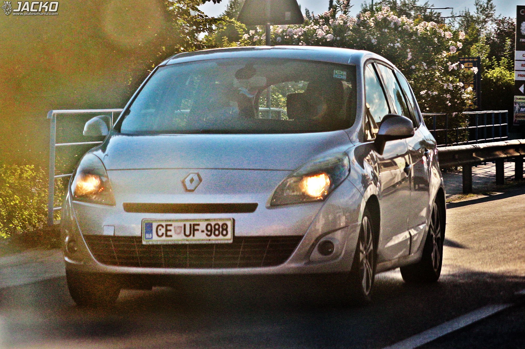CE UF-988, Renault Scénic 3rd gen (J95), 2009–2016
