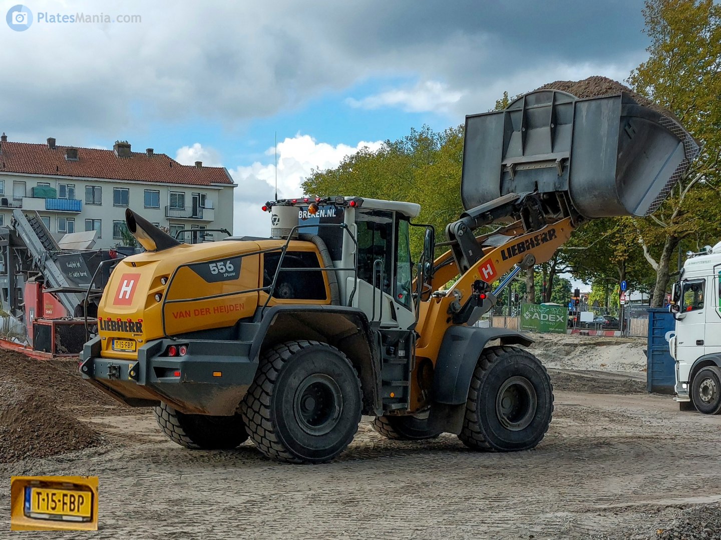 T-15-FBP, Liebherr L-Series 