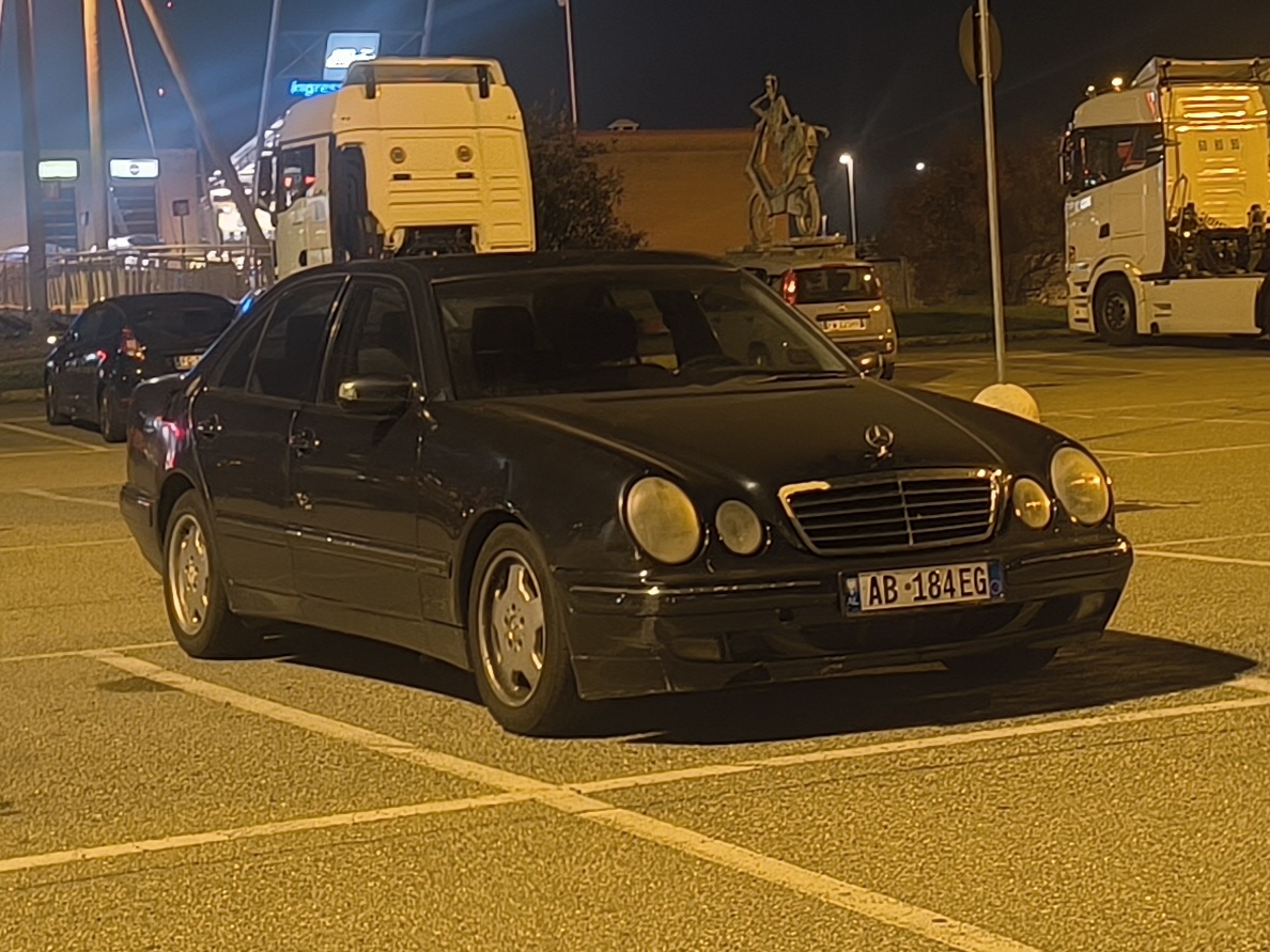 AB 184 EG, Mercedes-Benz E-Klasse 2nd gen Sedan (W210), 1995­–2002
