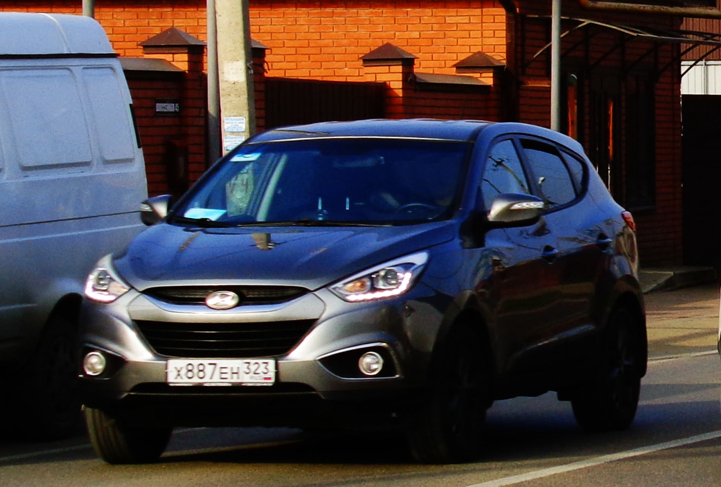 х 887 ен 323, Hyundai ix35 1st gen (LM), 2009–2016 (–2021 for BR-market)