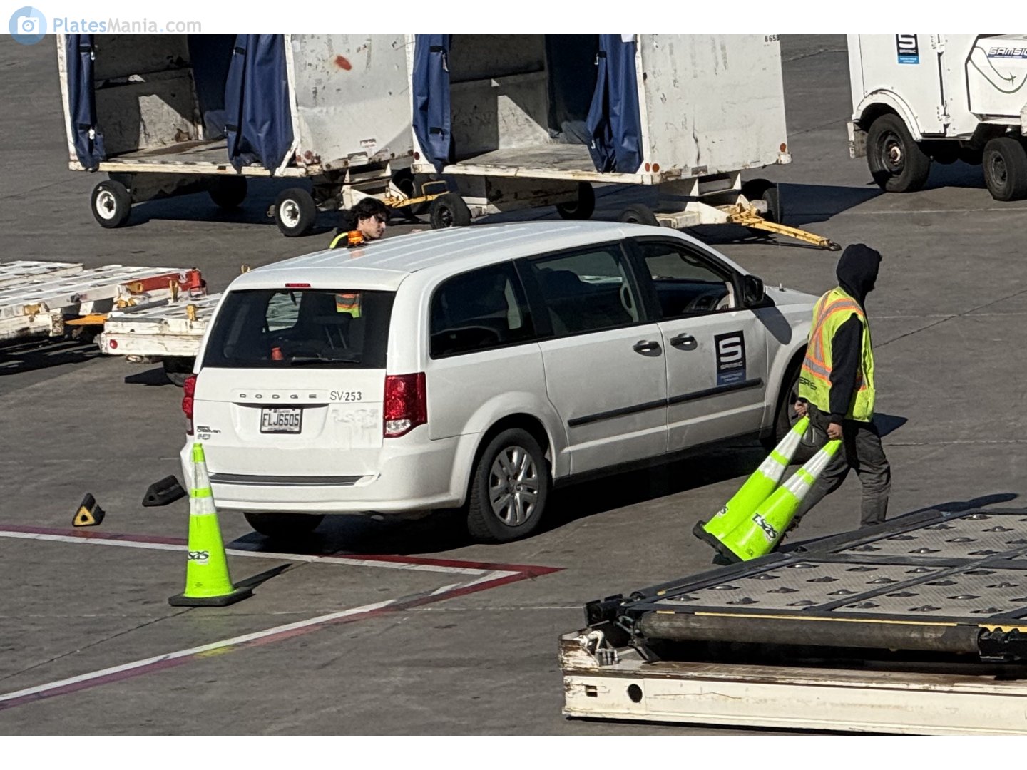 FLJ6505, Dodge Grand Caravan 5th gen (RT), facelift, 2010–2020