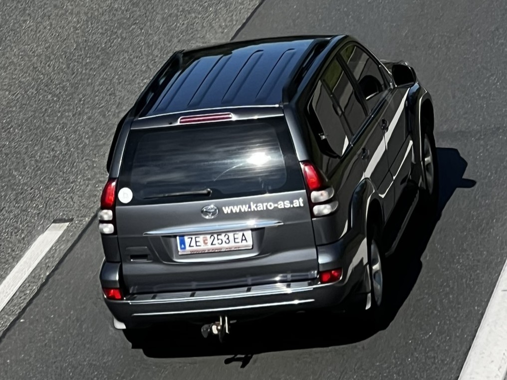 ZE 253 EA, Toyota Land Cruiser Prado 3rd gen 5-door SUV (J120), 2002–2009