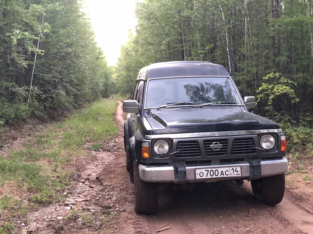 о 700 ас 14, Nissan Safari 2nd gen 5-door SUV High Roof (Y60; JP-market), 1987–1997