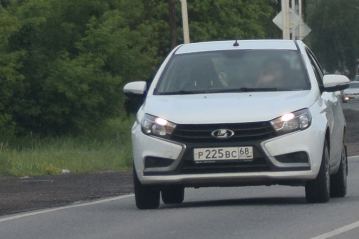 р 225 вс 68, Lada (VAZ) Vesta 1st gen Sedan (GFL), 2015–2022