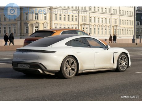 х031км774, Porsche Taycan