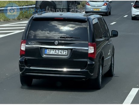 IF AJ 471, Lancia Voyager