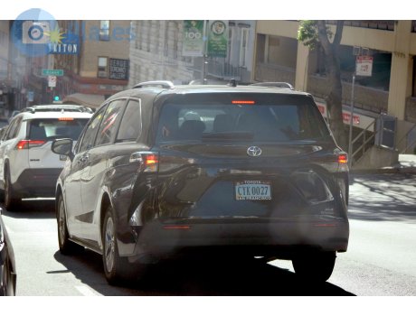 CYK 0027, Toyota Sienna