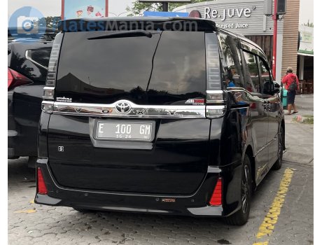 E 100 GM, Toyota Voxy