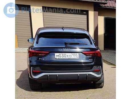 м030хо198, Audi Q3