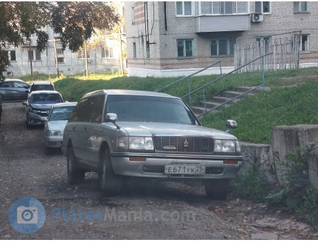 е671ук25, Toyota Crown