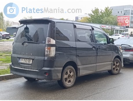 FF-742-QQ, Toyota Voxy