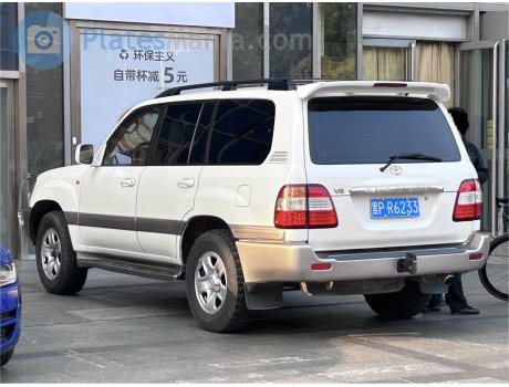 黑P·R6233, Toyota Land Cruiser