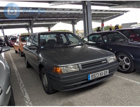 8923 XA 69, Mazda 323