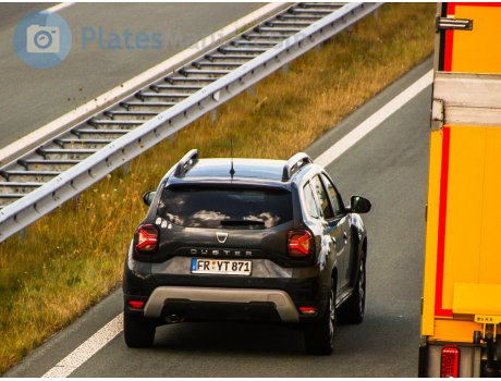 FR YT 871, Dacia Duster