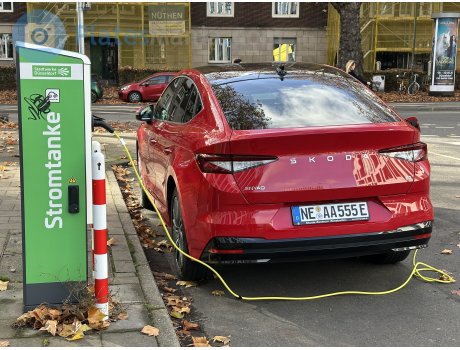 NE AA 555 E, Skoda Enyaq