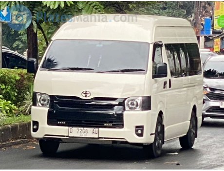 D 7208 AU, Toyota HiAce