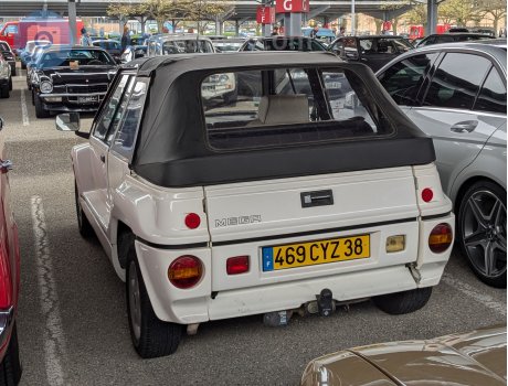 469 CYZ 38, Mega Club / Ranch / Tjaffer