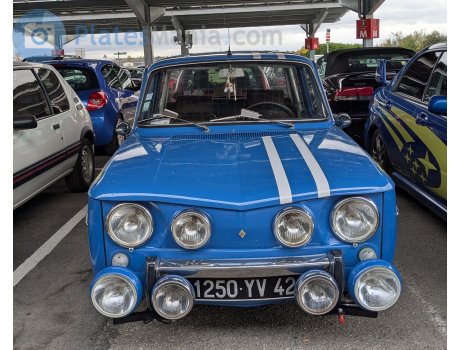 1250 YV 42, Renault 8