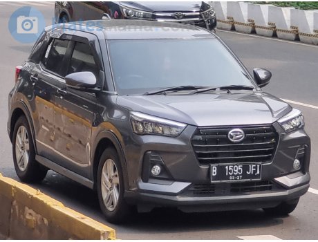 B 1595 JFI, Daihatsu Rocky